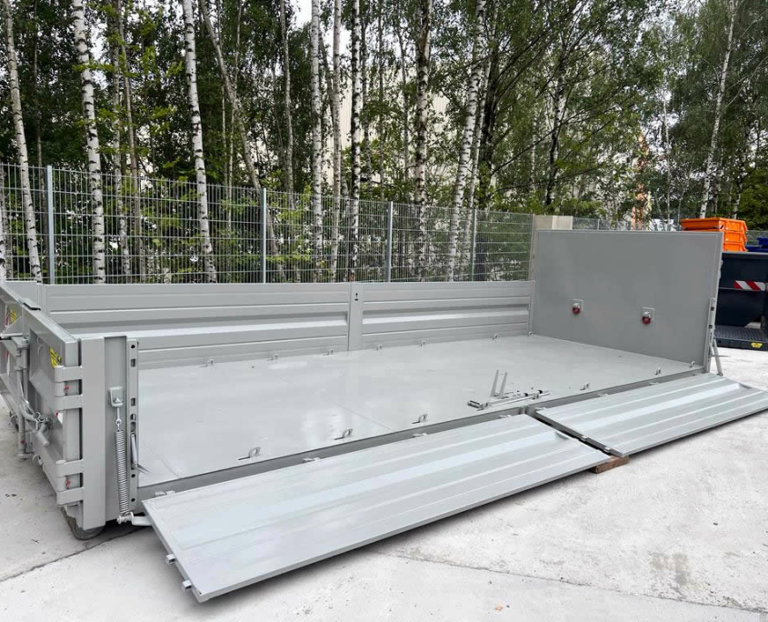 Pritschencontainer mit klappbaren Seitenwänden
