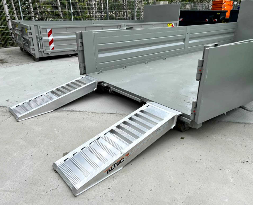 Pritschencontainer mit klappbaren Seitenwänden