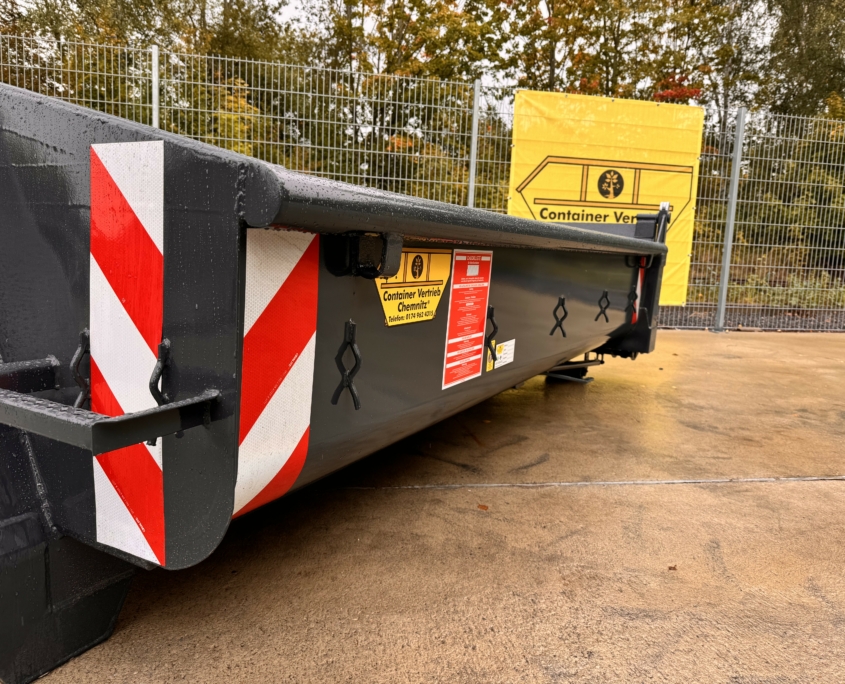 Maytec-Container Eco (spantenfrei) mit überfahrbarer Heckklappe