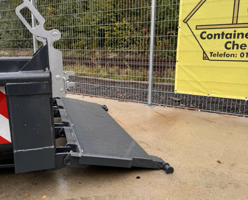 Maytec-Container Eco (spantenfrei) mit überfahrbarer Heckklappe