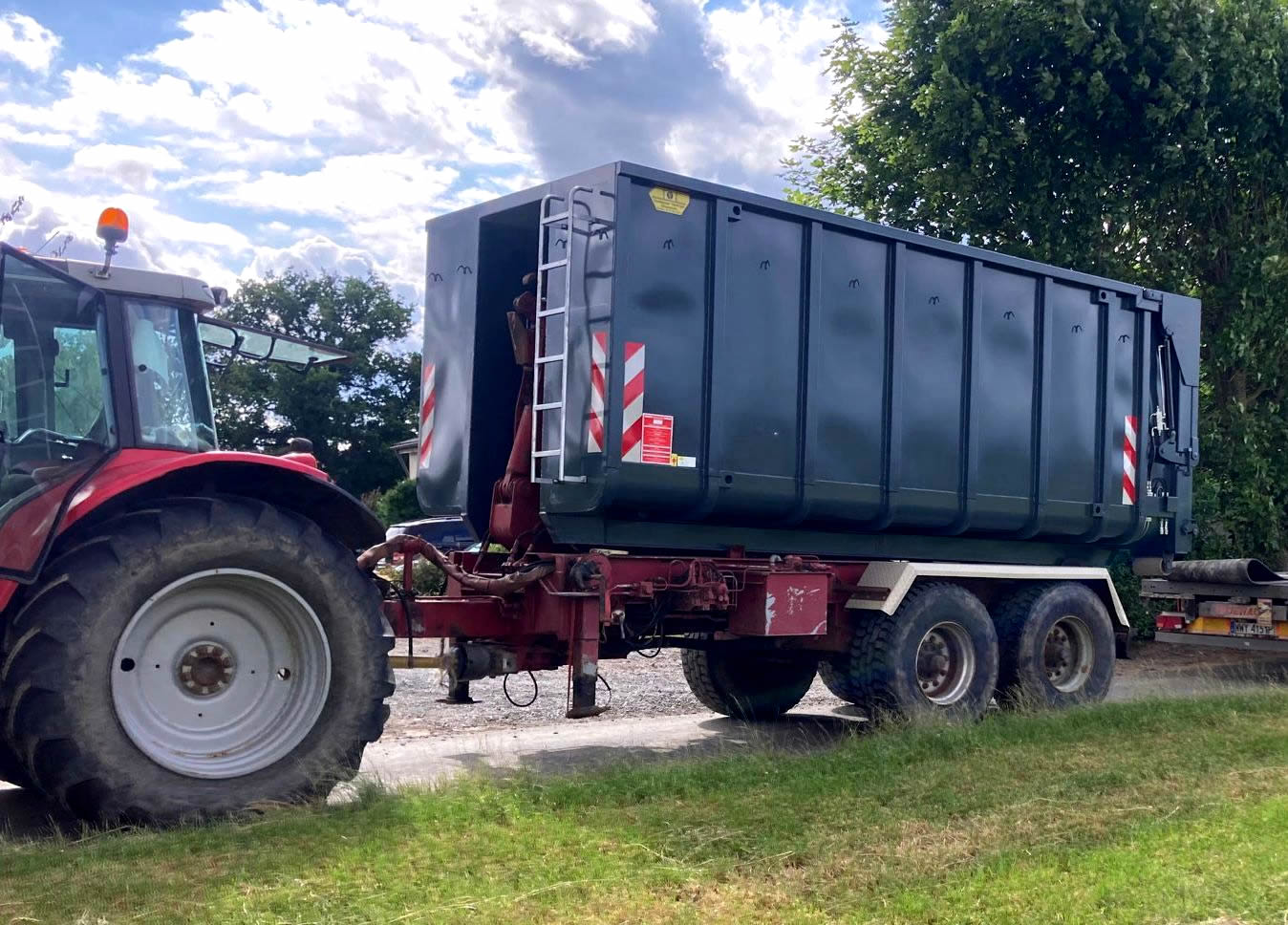 Abrollcontainer hydraulische Heckklappe Pronar metaltech Silagecontainer Agrarcontainer 