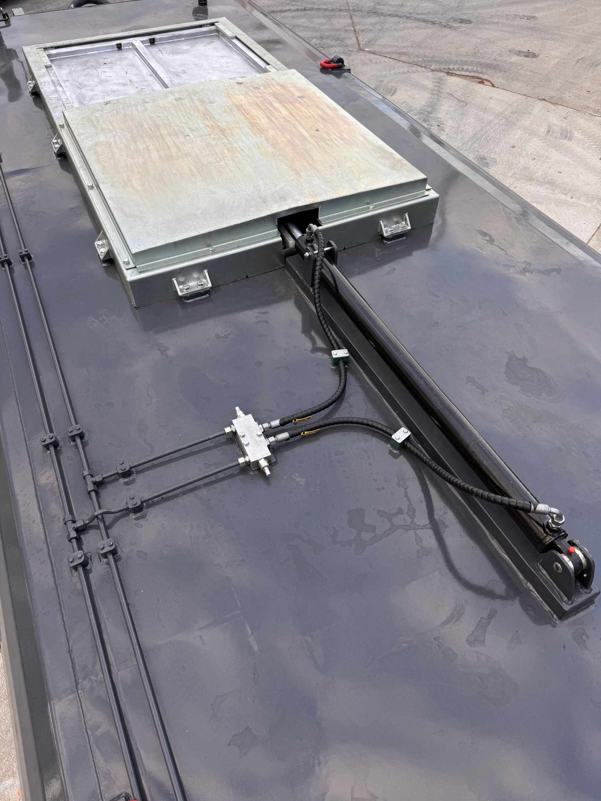 wasserfass Abrollcontainer Feuerwehr Güllefass hydraulischer Domdeckel Wassertank