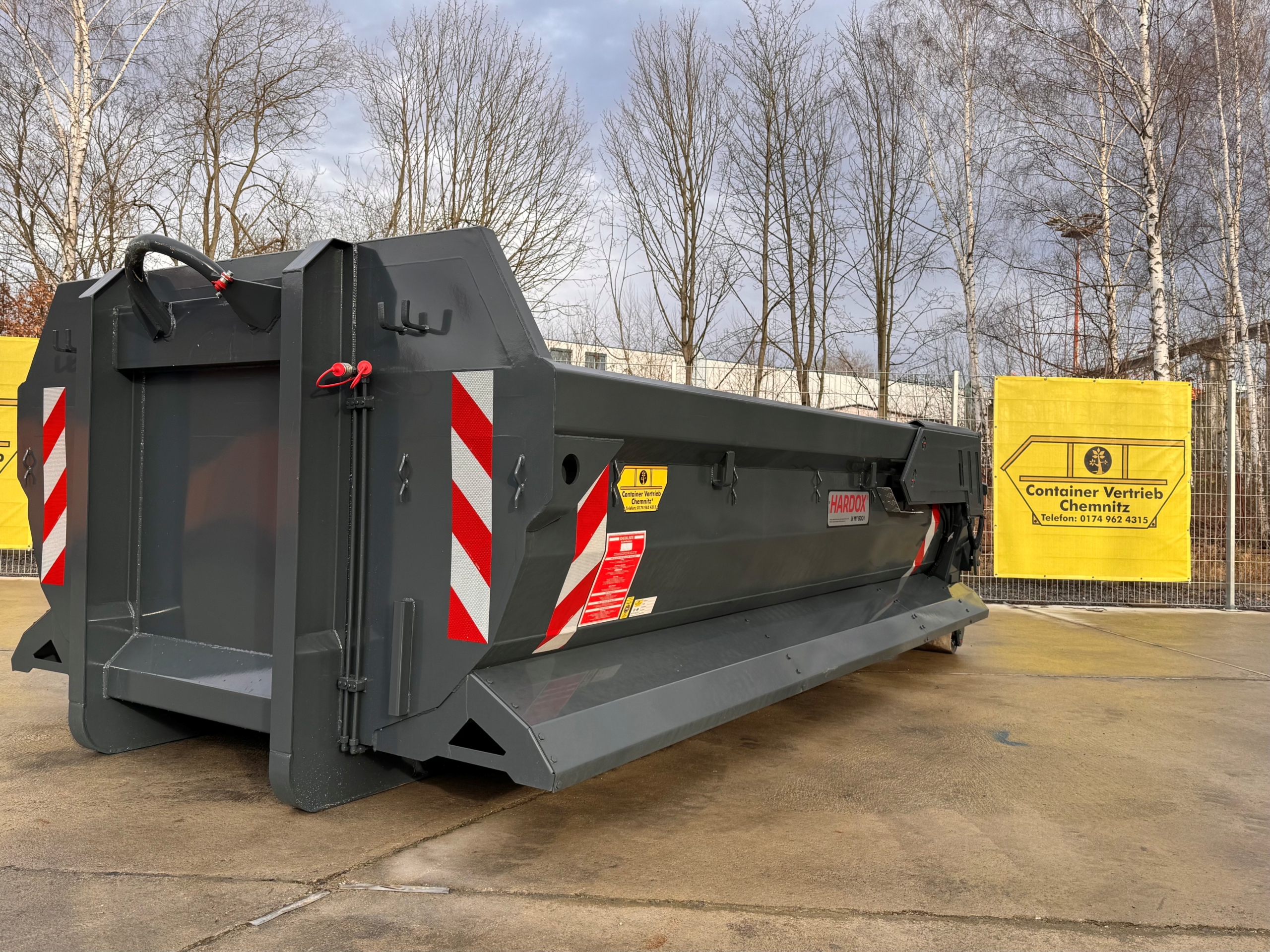 Abrollcontainer Halfpipe Hardox Hydraulische Heckklappe Decker-Containerbau RSM Erdbaucontainer Knipfer