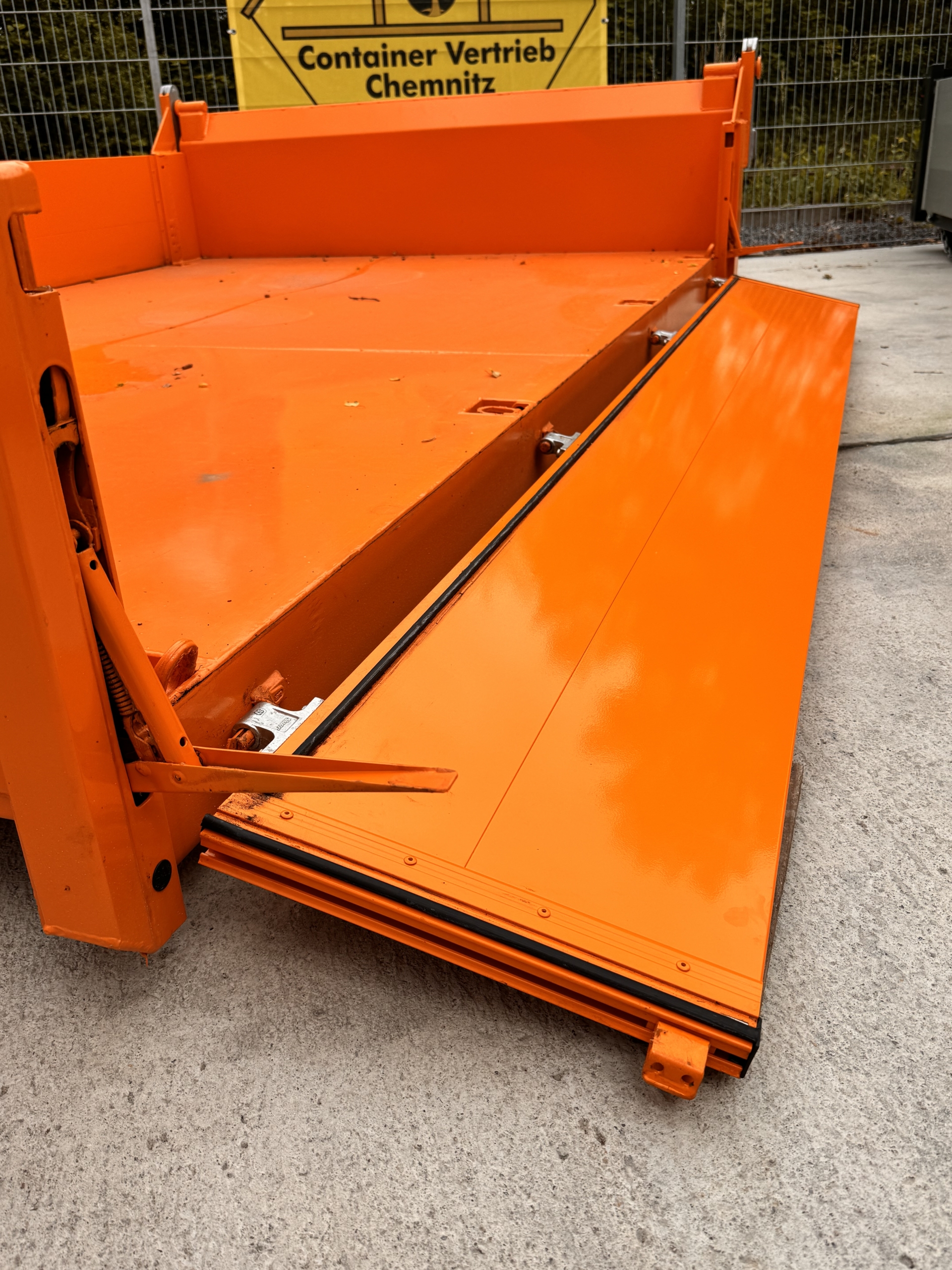 pritsche Citymulde mit schlag 
Container für Fuso Abrollmulde Standard Unsinn