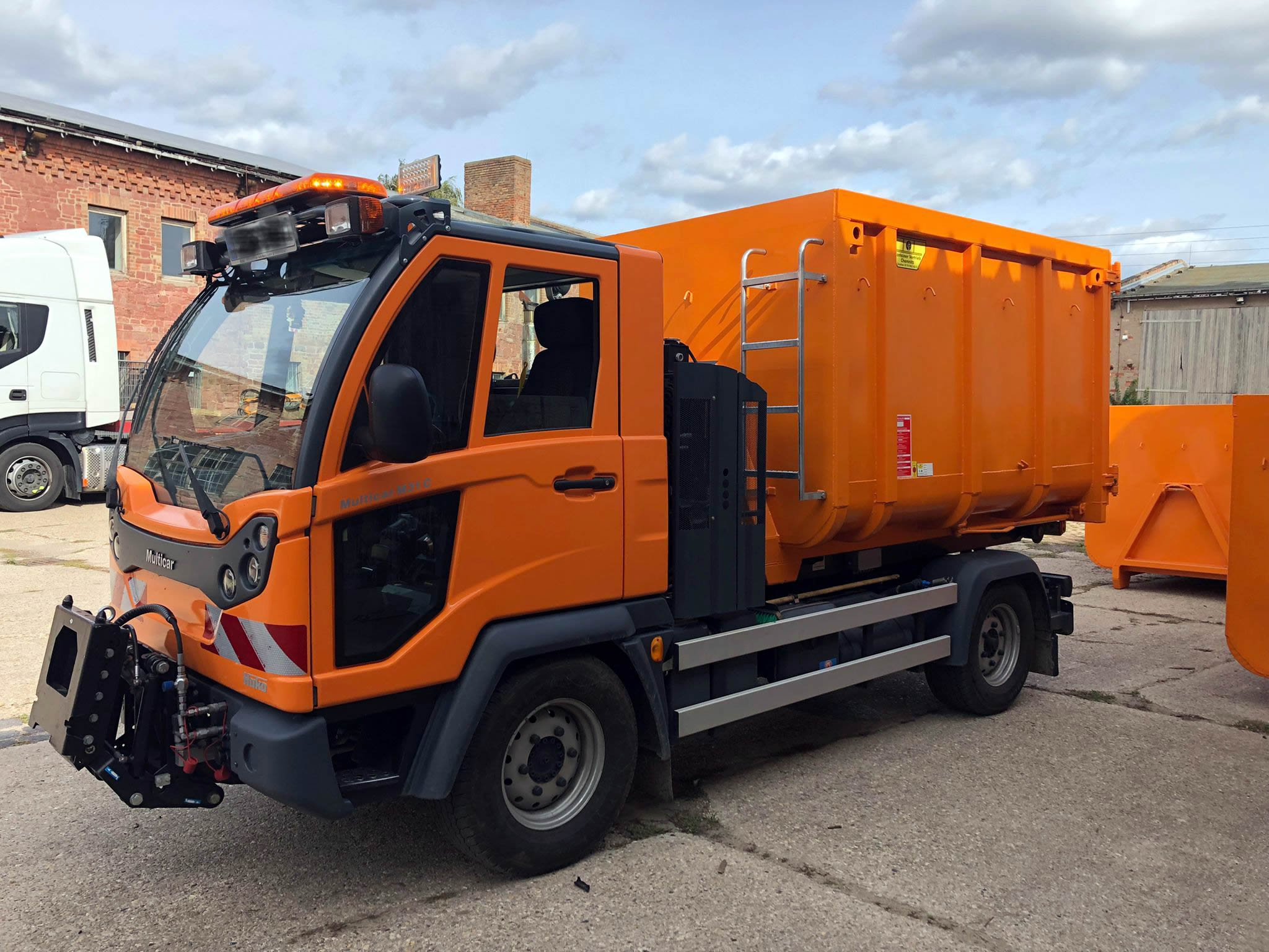 Maytec Fahrzeugbau Multicar Aebi Kommunalfahrzeug 