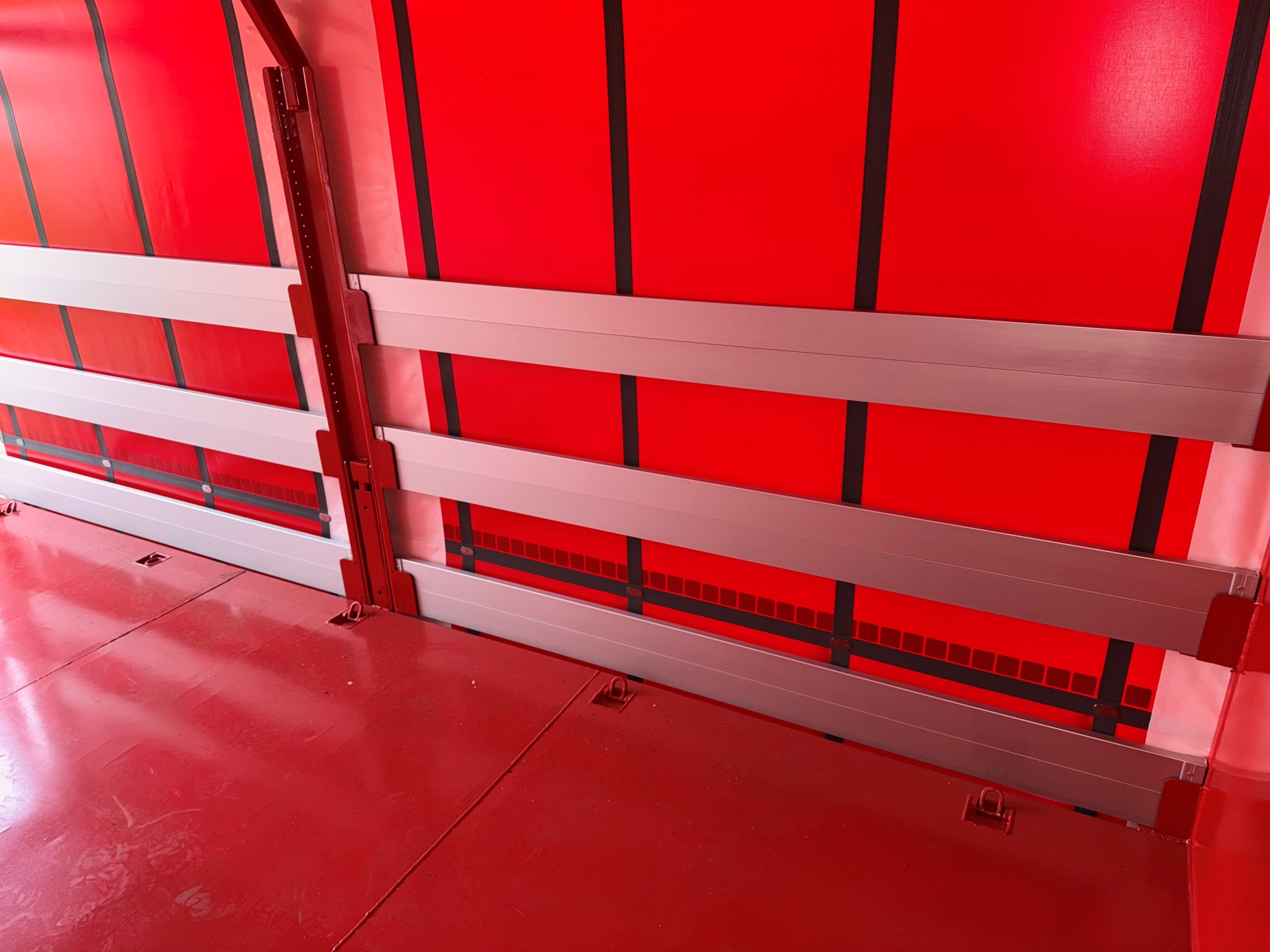 Abrollcontainer Schiebeplane Edscha PVC plane  Schiebedach Löwe Container Handelsgesellschaft Alu Bretter