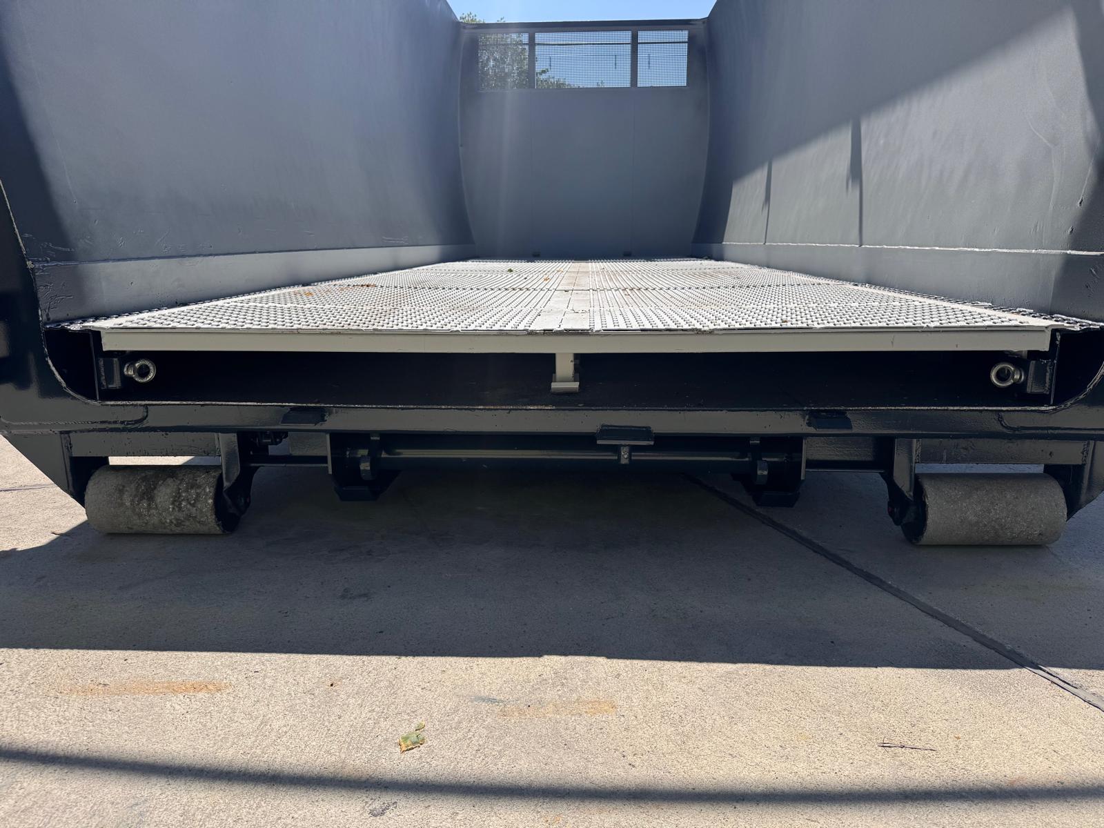 Abrollcontainer Trocknungscontainer Schlitzbrückenblech Pronar Holz und Getreide