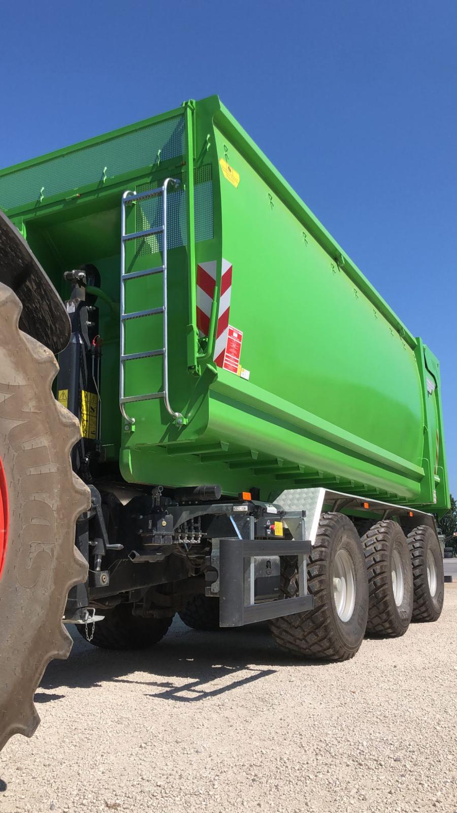 Abrollcontainer hydraulische Heckklappe spantenlos spantenfrei Pronar metaltech Silagecontainer Agrarcontainer 